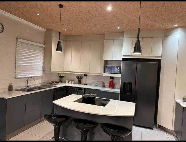 3 BEDROOM HOUSE FOR SALE IN THE ORCHARDS